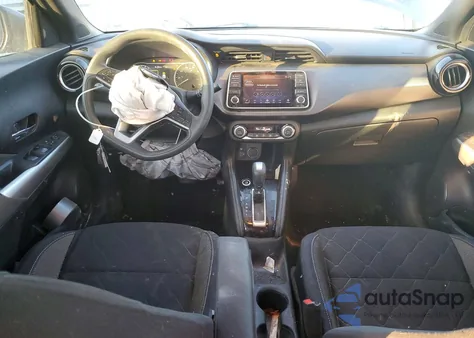 2018 Nissan Kicks S z USA, uszkodzony, nr VIN 3N1CP5CU9JL522122